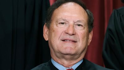 Justice Alito’s home flew flag upside down after Trump’s ‘Stop the Steal’ claims, report says