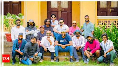 ‘Empuraan’ writer Murali Gopi shares the ‘L-Crew’ pic as the shoot progresses in Gujarat | Malayalam Movie News - Times of India