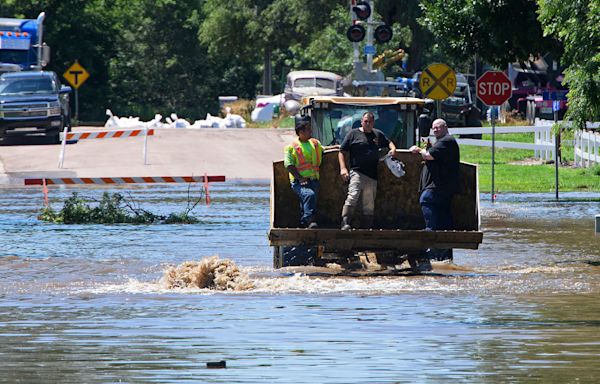 Record flooding inundates northwest Iowa, prompts evacuations, isolates one city