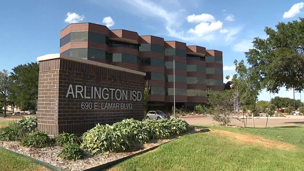 Arlington ISD approves 4% pay raise for teachers, staff
