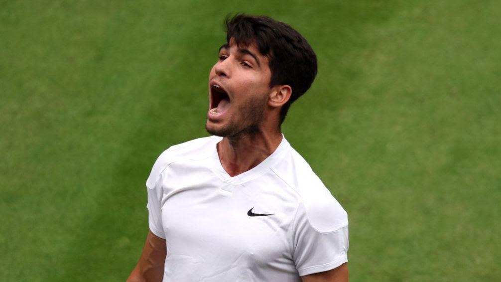 Alcaraz sets up Medvedev semi-final at Wimbledon