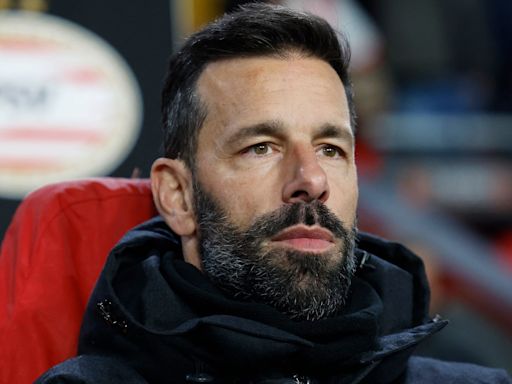 Van Nistelrooy returns to Man United as assistant to Ten Hag