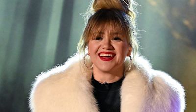 Kelly Clarkson Gave Fans an Early Christmas Gift With Her Holiday Music News