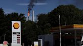 Shell smashes forecasts with $7.7 billion quarterly profit