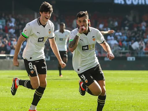 El delantero español Hugo Duro amplía su contrato con el Valencia hasta 2028