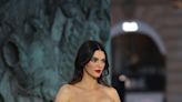 Why Kendall Jenner's Visit to Paris’ Louvre Museum Is Sparking a Debate - E! Online