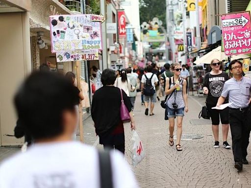 日本人真會歧視遊客？餐廳「一半空桌」卻被店員擋…1舉動讓他傻眼了