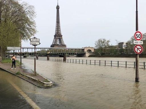 Paris Seine falls short of cleanliness standards for Olympic swimmers