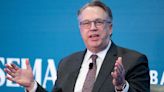 Fed’s Williams Says No Urgency to Cut Interest Rates