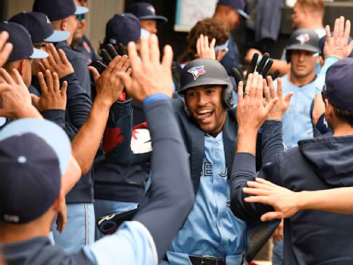 George Springer homers as the Blue Jays beat the sliding White Sox 5-1