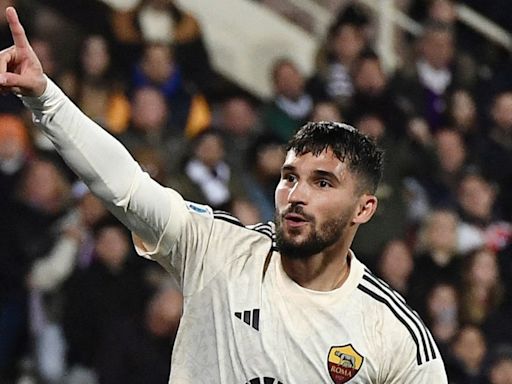 Algeria's Aouar joins Benzema's Al-Ittihad