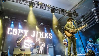 Fort Worth-raised country singer Cody Jinks heading to Dos Equis Pavilion