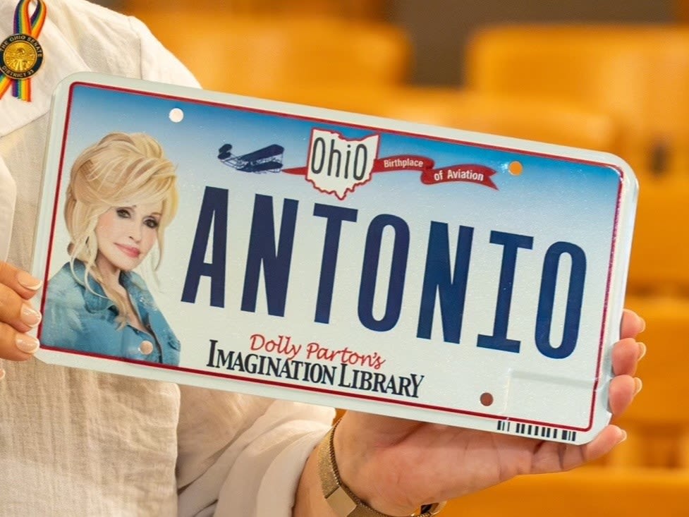 Ohio ponders putting Dolly Parton on license plates