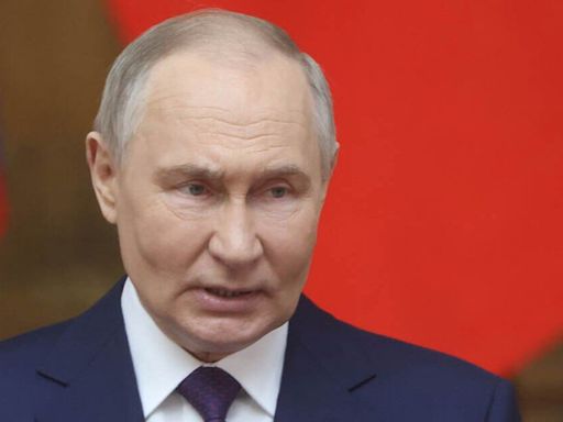 Vladimir Putin vulnerable as Russia threatens to erupt into 'bloody' civil war