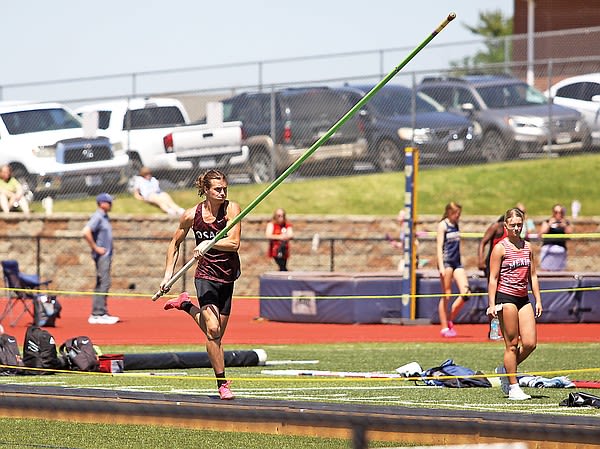 Pole vaulters highlight Class 4 state qualifiers for Osage track and field | Jefferson City News-Tribune