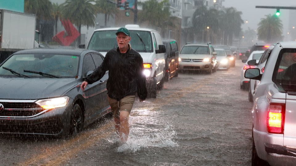 Heavy rain and ‘life-threatening flooding’ hit South Florida, prompting the governor to declare an emergency