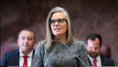 Judge rules governor's 'de facto directors' violate Arizona law