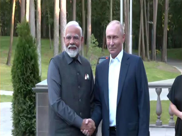 PM Narendra Modi meets Russian President Putin in Moscow