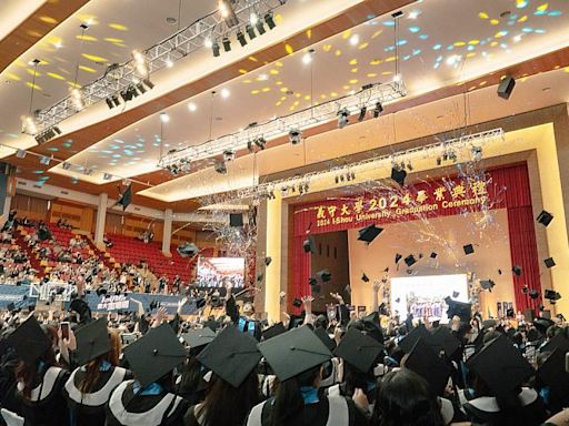 境外生親友組團出席 義守大學畢業典禮 國際元素刻畫精彩 | 蕃新聞