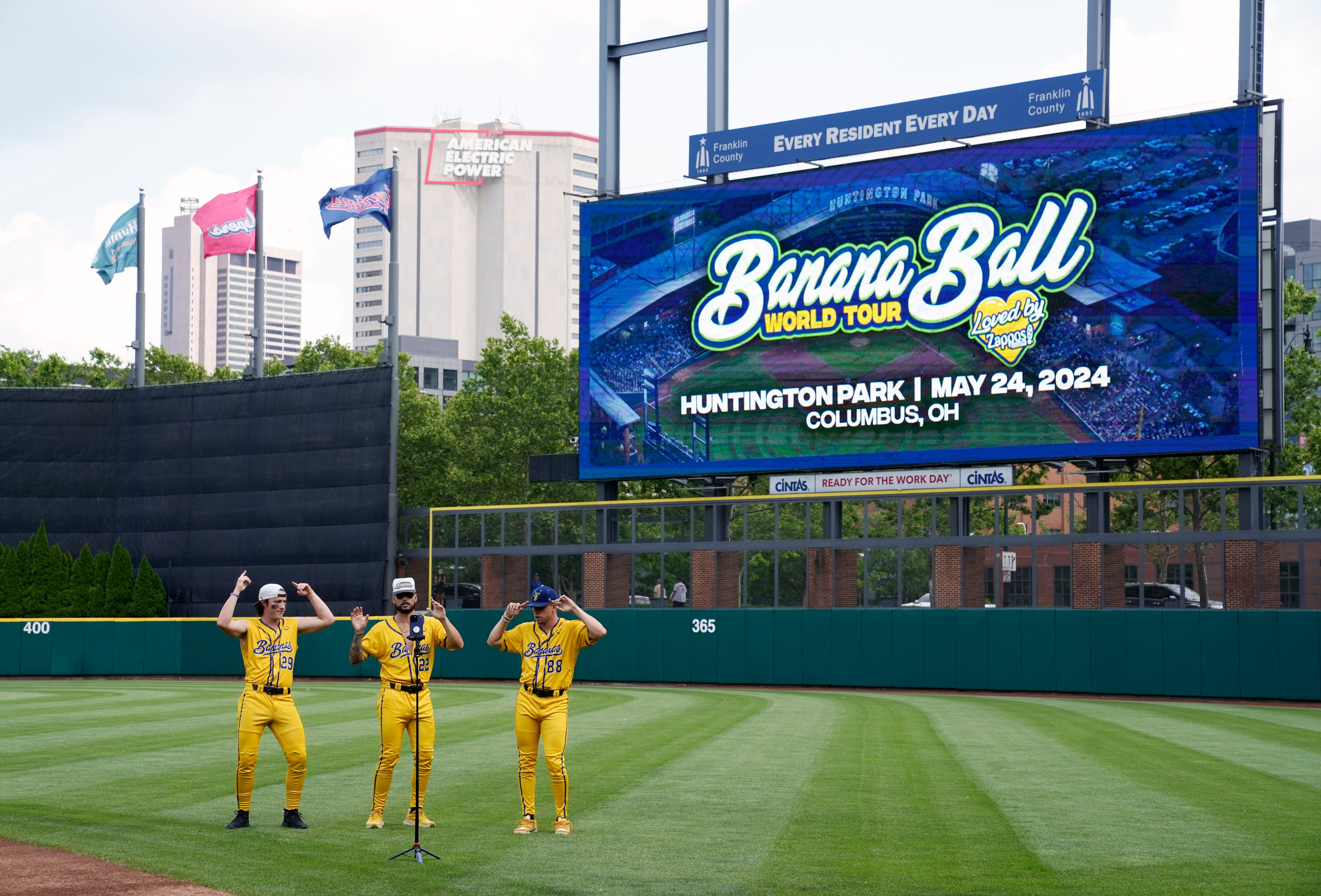 Savannah Bananas add some Ohio State flair in Columbus debut, selling out Huntington Park