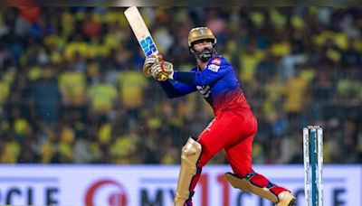 RCB appoints Dinesh Karthik as team's mentor and batting coach - CNBC TV18