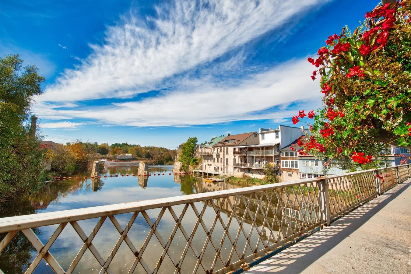 Add These 3 Charming Ontario Towns To Your Summer Bucket List