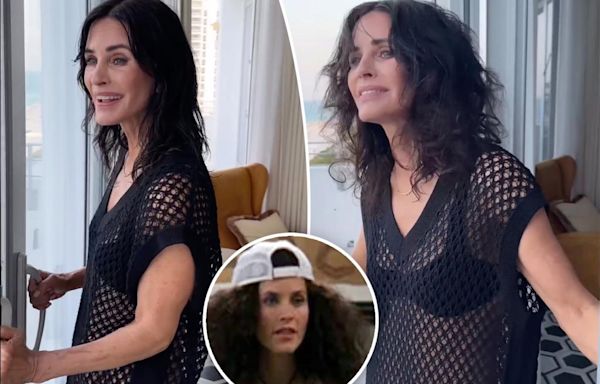 Courteney Cox recreates famous ‘Friends’ scene as she battles frizzy hair in humid Miami