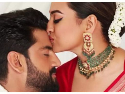 Sonakshi Sinha drops unseen pictures from her wedding reception with Zaheer Iqbal; says, 'The universe came together for two people in love' | Hindi Movie News - Times of India