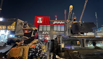 Ataques contra empresas ligadas a EEUU sacuden Bagdad al aumentar ira por guerra en Gaza