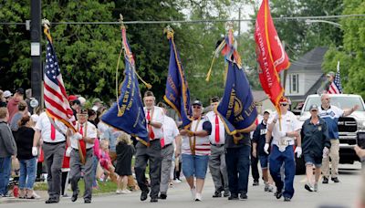 Fort Wayne marks Memorial Day with parade