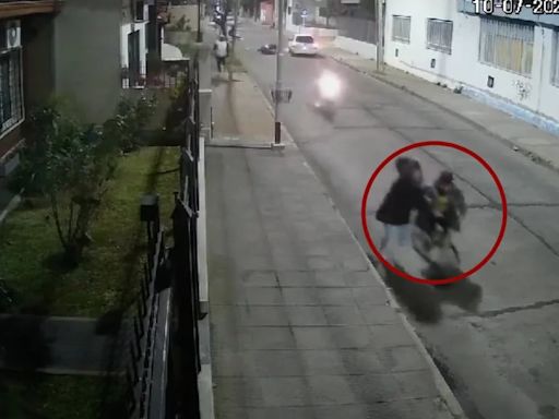 Video: un chico de 10 años fue baleado en Wilde en un tiroteo entre motochorros y un policía y está en grave estado