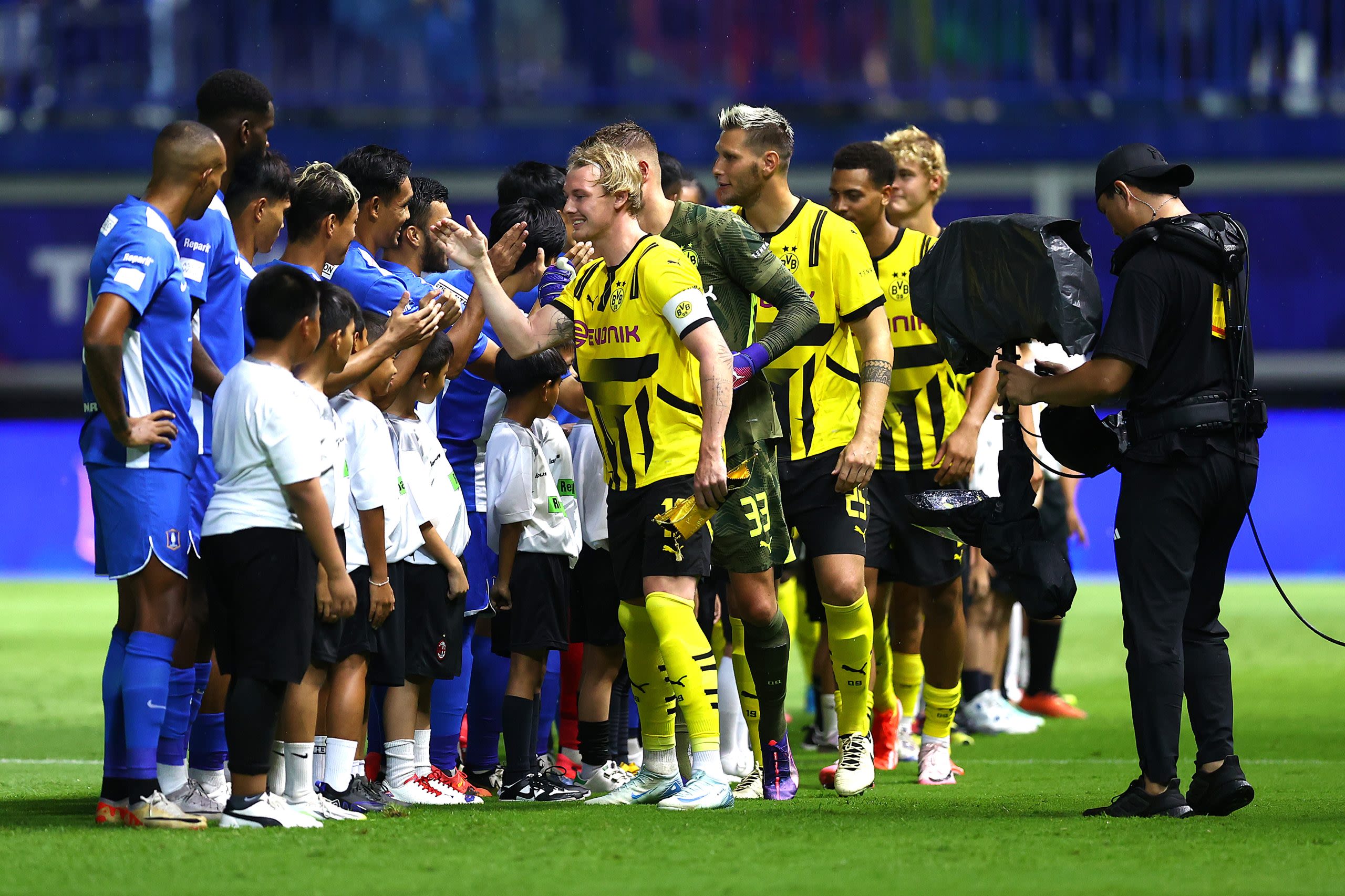 Borussia Dortmund head coach Nuri Şahin reacts to their 4-0 preseason loss: “If you don’t do the basics, you won’t play.”