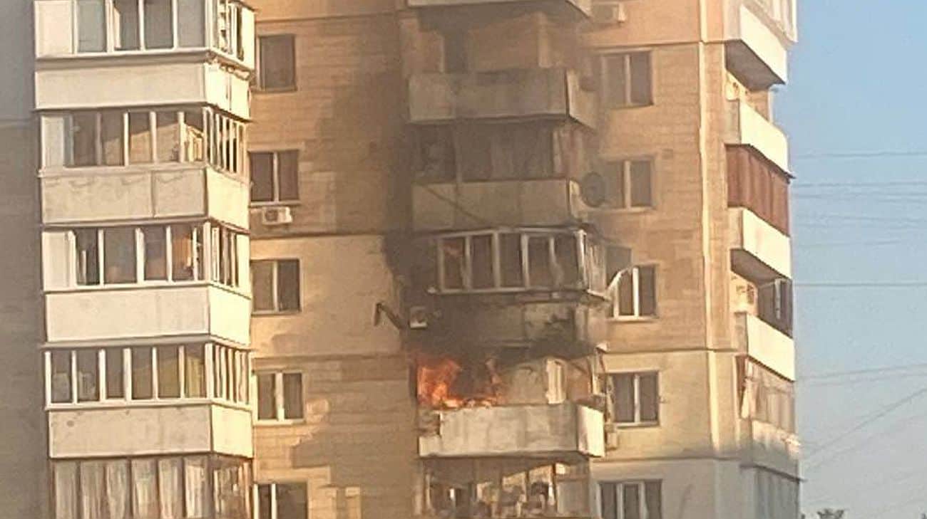 Missile debris damages residential building in Kyiv: 6 people injured, including child – photos, video