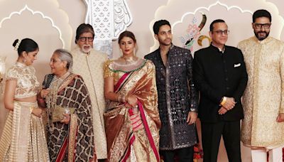 Aishwarya Didn't Come With The Bachchans!