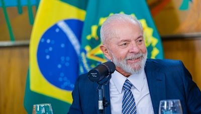 Lula defende política econômica, ironiza reação do mercado e diz que Brasil está em bom momento