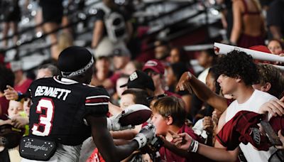 How new South Carolina football WR coach Mike Furrey is challenging, winning over the room