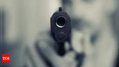 Property dealer shot dead in moving train in Patna district | Patna News - Times of India