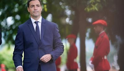 La reunión de Pradales y Sánchez este viernes abre la puerta a alcanzar un "pacto histórico" que culmine el Estatuto