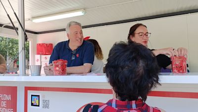 Abre en la Plaza del Castillo de Pamplona el punto de información sobre agresiones sexistas durante San Fermín