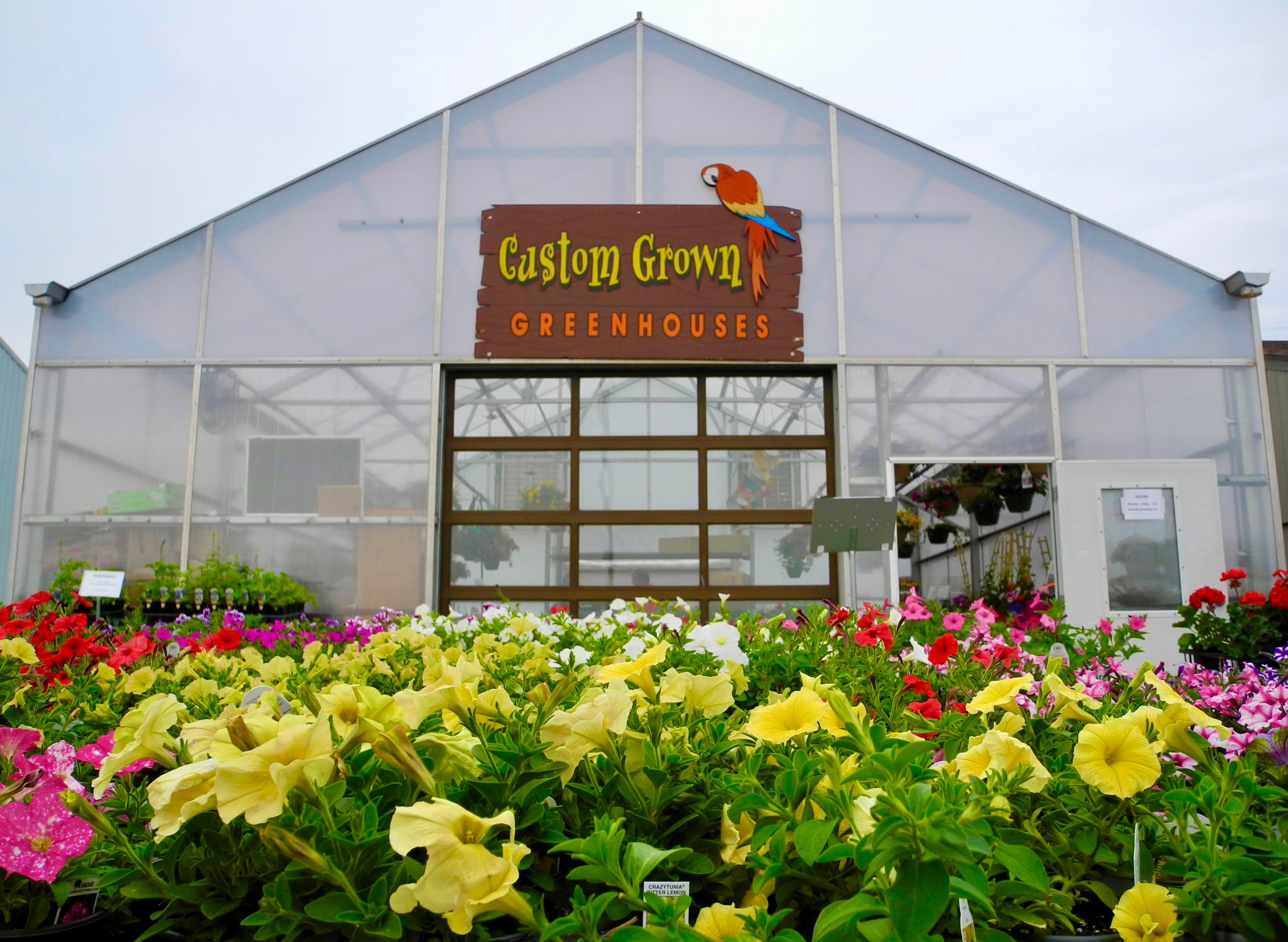 A longtime garden center that closed in Milwaukee has reopened in St. Francis