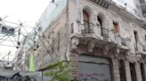 El edificio histórico que sufre derrumbes y grietas por una obra en construcción y la denuncia de un vecino que se hizo viral