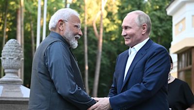 Premier da Índia visita Putin na Rússia em primeira viagem ao país desde o início da guerra na Ucrânia