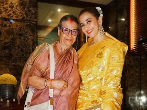 Manisha Koirala drops adorable pic with mother Sushma Koirala