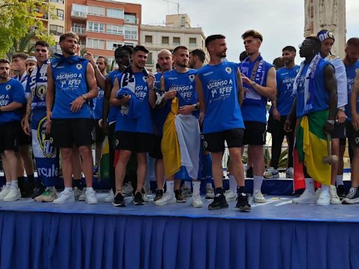 El Hércules premia a los jugadores y cuerpo técnico con un viaje colectivo a Ibiza