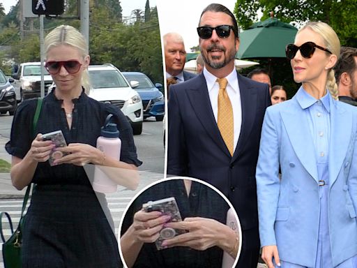 Dave Grohl’s wife, Jordyn Blum, ditches wedding ring amid his baby, cheating mess