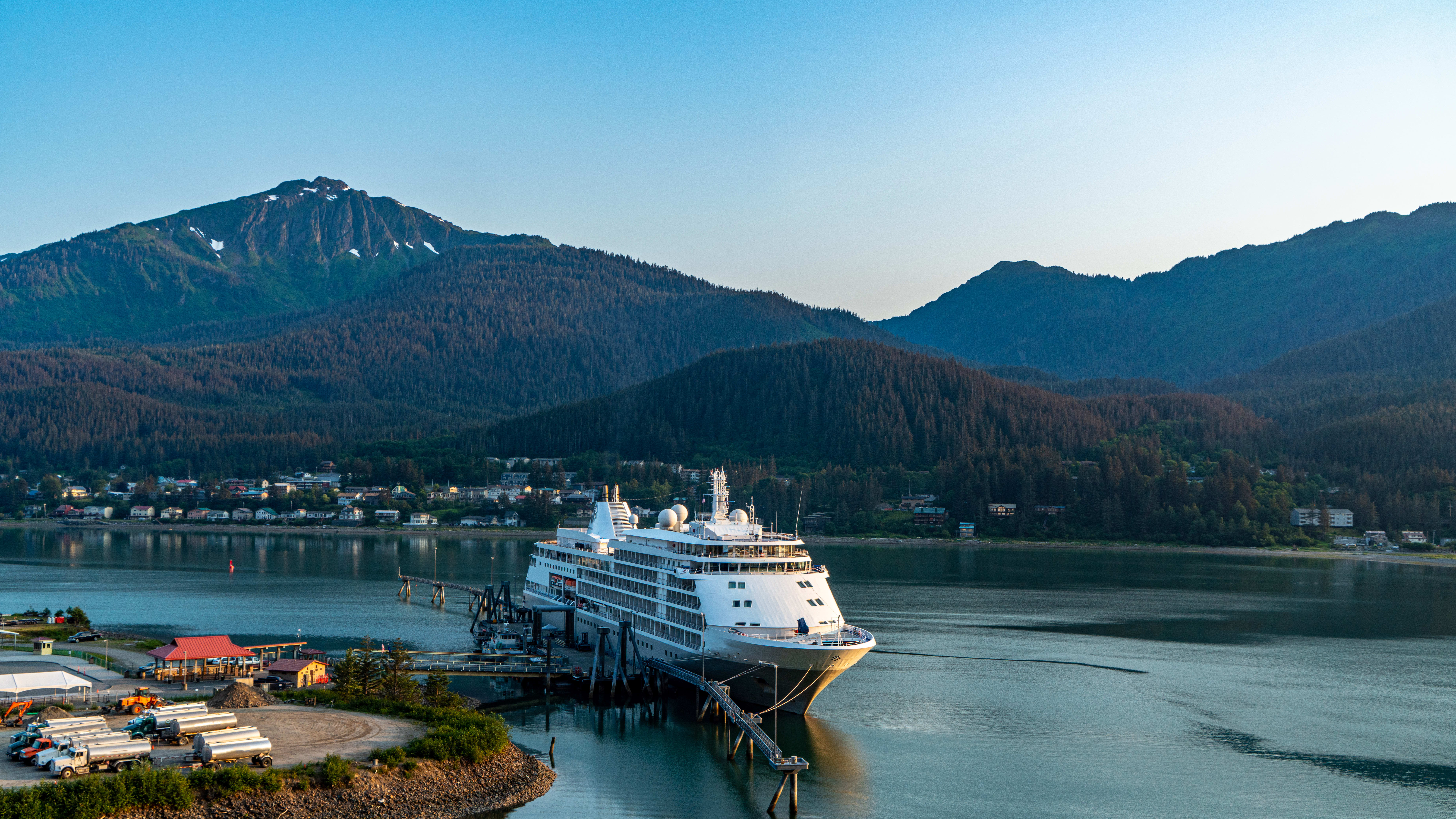 Our best tips for navigating the top towns on an Alaska cruise