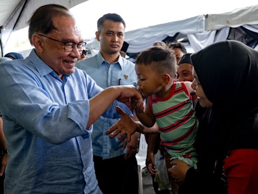 PM Anwar: All ministers, senior officials must ‘adopt’ a village to watch over