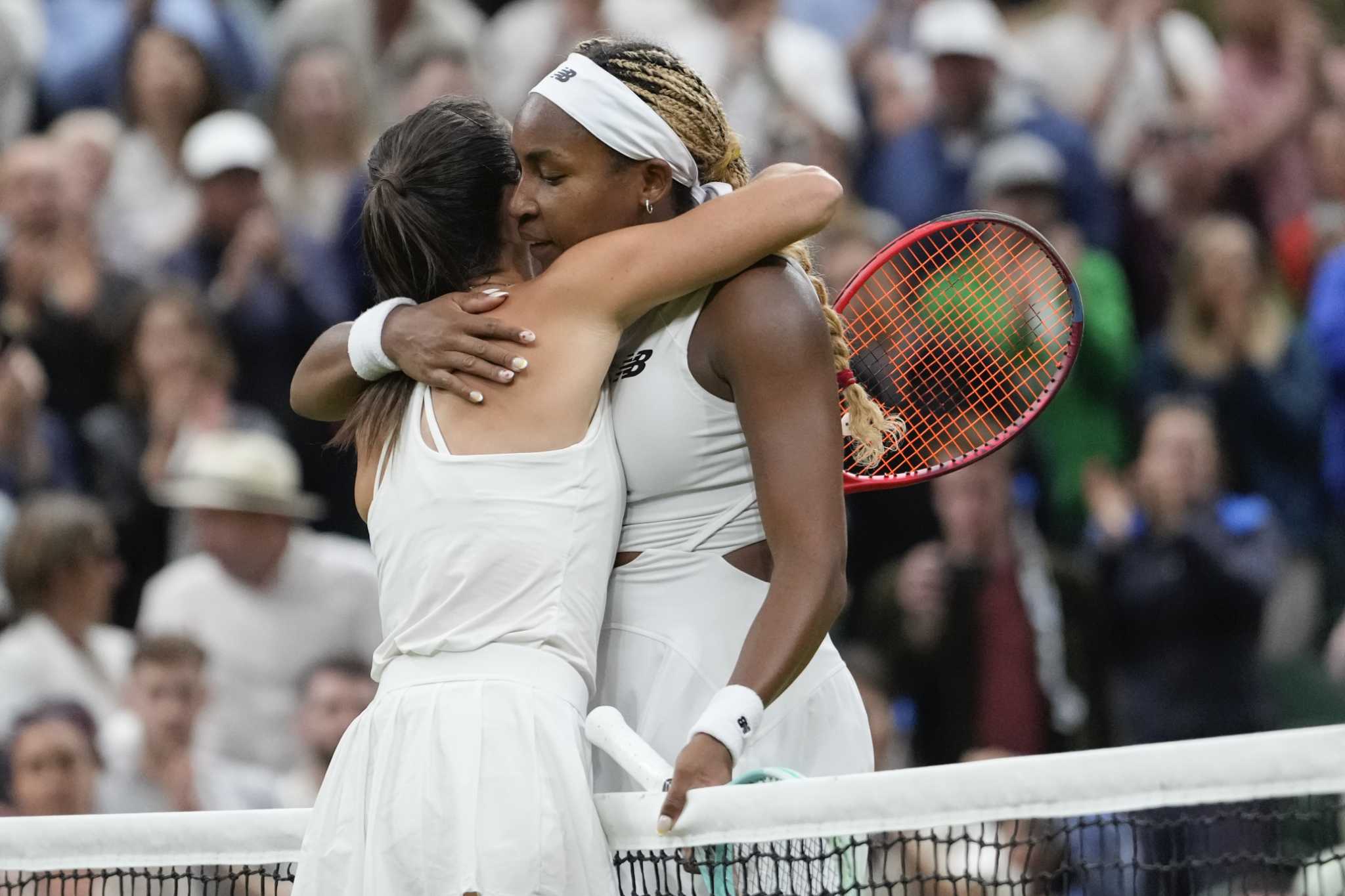 Coco Gauff can't get a new game plan at Wimbledon and loses to Emma Navarro