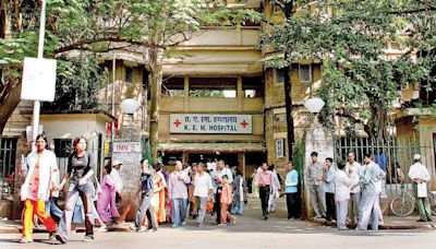 Mumbai: KEM staffers make paper plates out of patient reports; notice issued