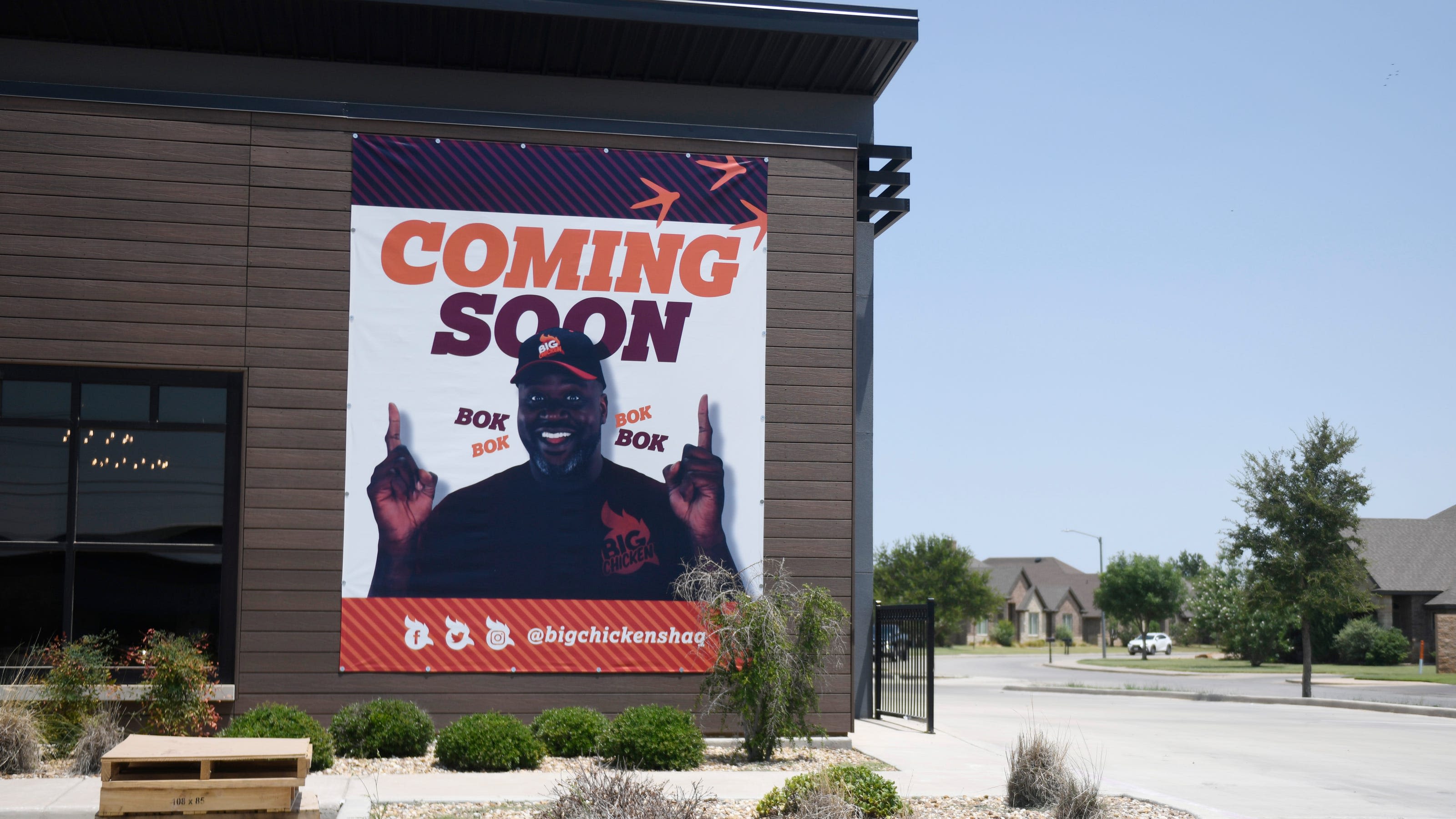 Shaq's Big Chicken confirms opening date for new Lubbock restaurant location, giveaways